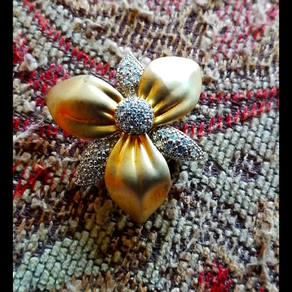 Swarovski Orchid Brooch - Picture 2 of 14